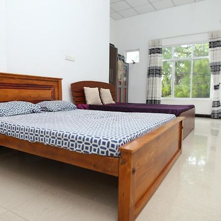 Sujee'S Guest House With Two Bed Rooms 아누라다푸라 외부 사진