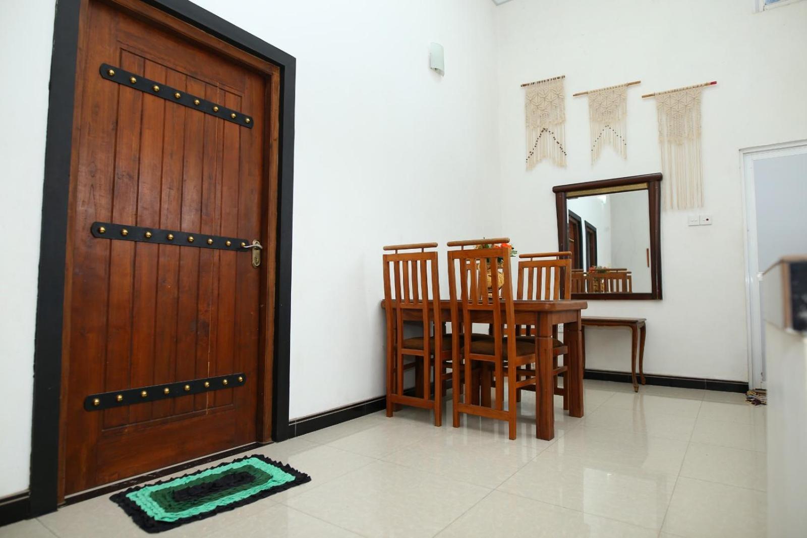 Sujee'S Guest House With Two Bed Rooms 아누라다푸라 외부 사진