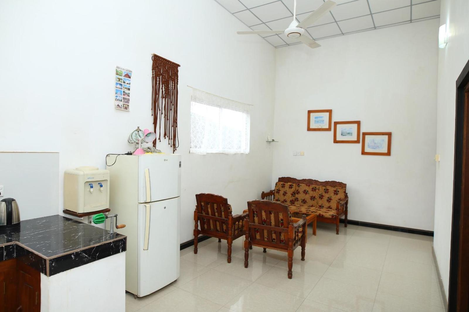 Sujee'S Guest House With Two Bed Rooms 아누라다푸라 외부 사진