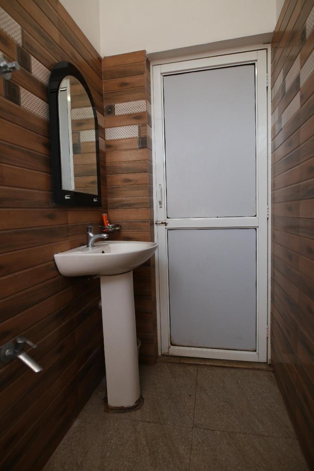 Sujee'S Guest House With Two Bed Rooms 아누라다푸라 외부 사진
