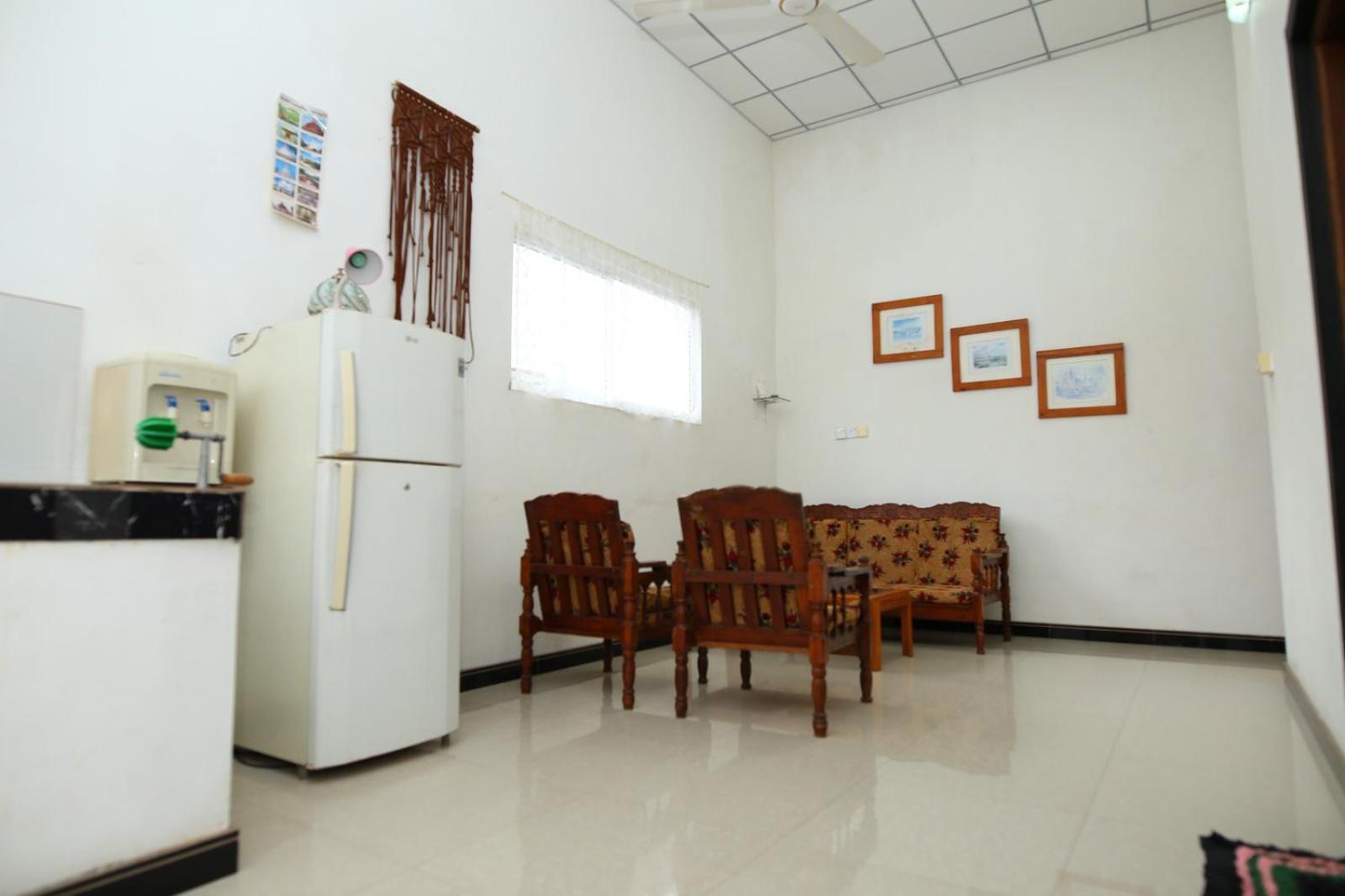 Sujee'S Guest House With Two Bed Rooms 아누라다푸라 외부 사진
