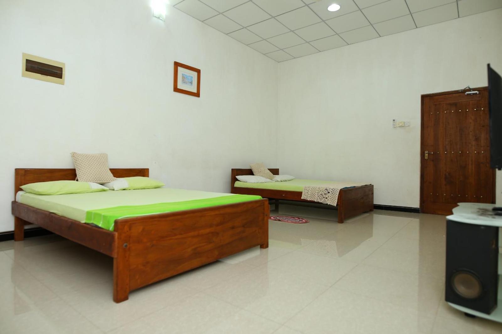Sujee'S Guest House With Two Bed Rooms 아누라다푸라 외부 사진