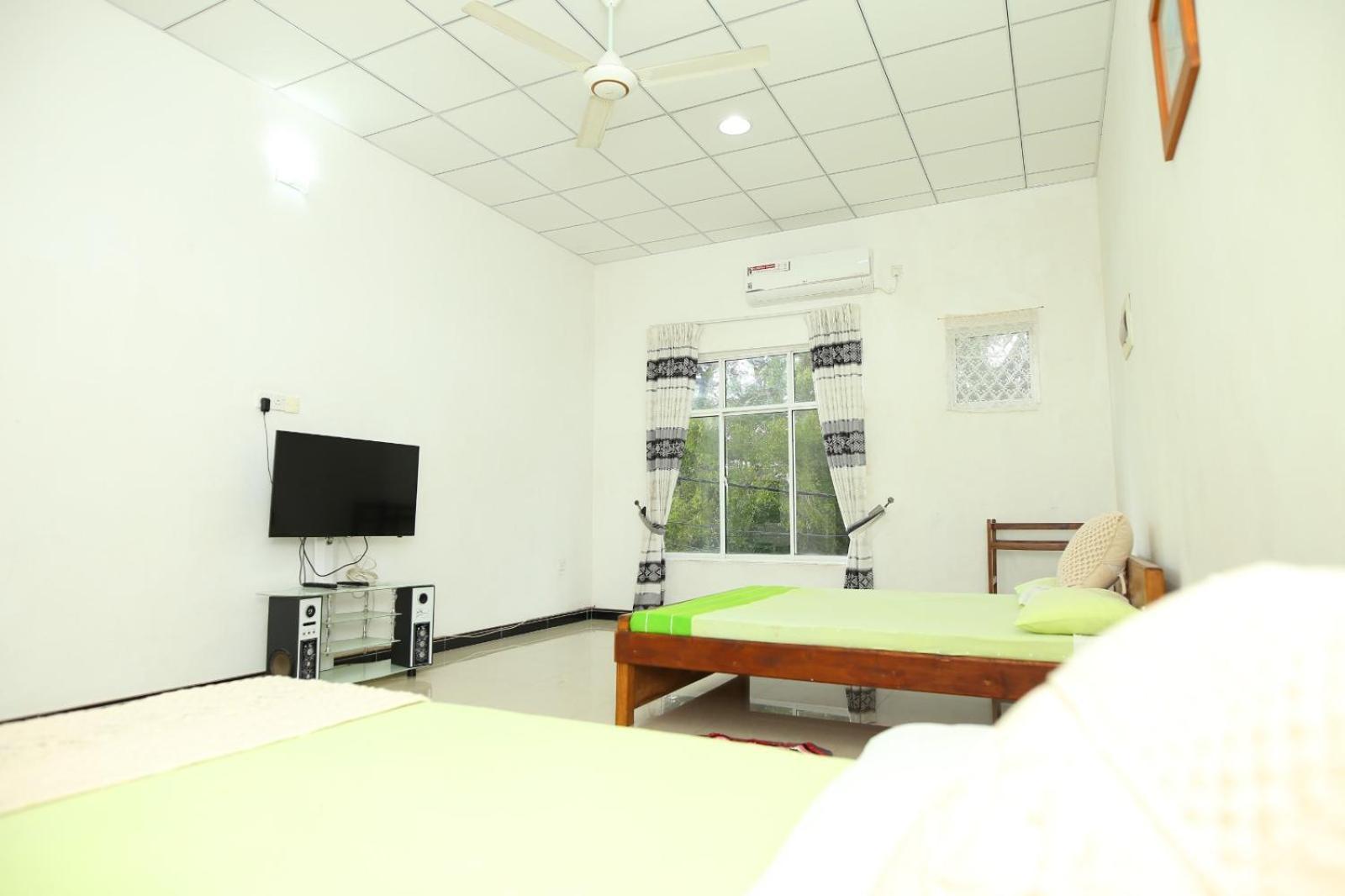 Sujee'S Guest House With Two Bed Rooms 아누라다푸라 외부 사진